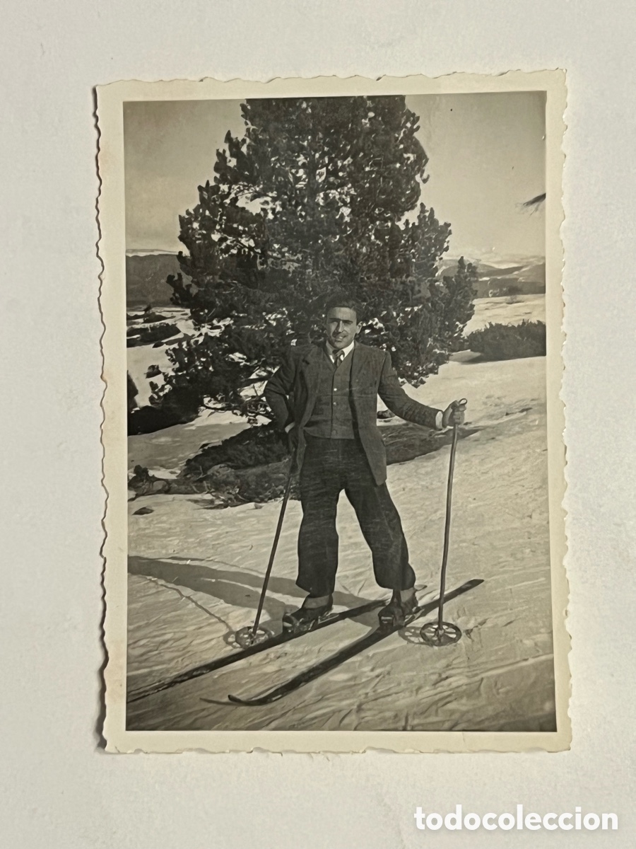 Fotograf&iacute;a antigua: NAVACERRADA, Madrid.. Fotograf&iacute;a Aquellos primeros esquiadores.. (h.1950?)