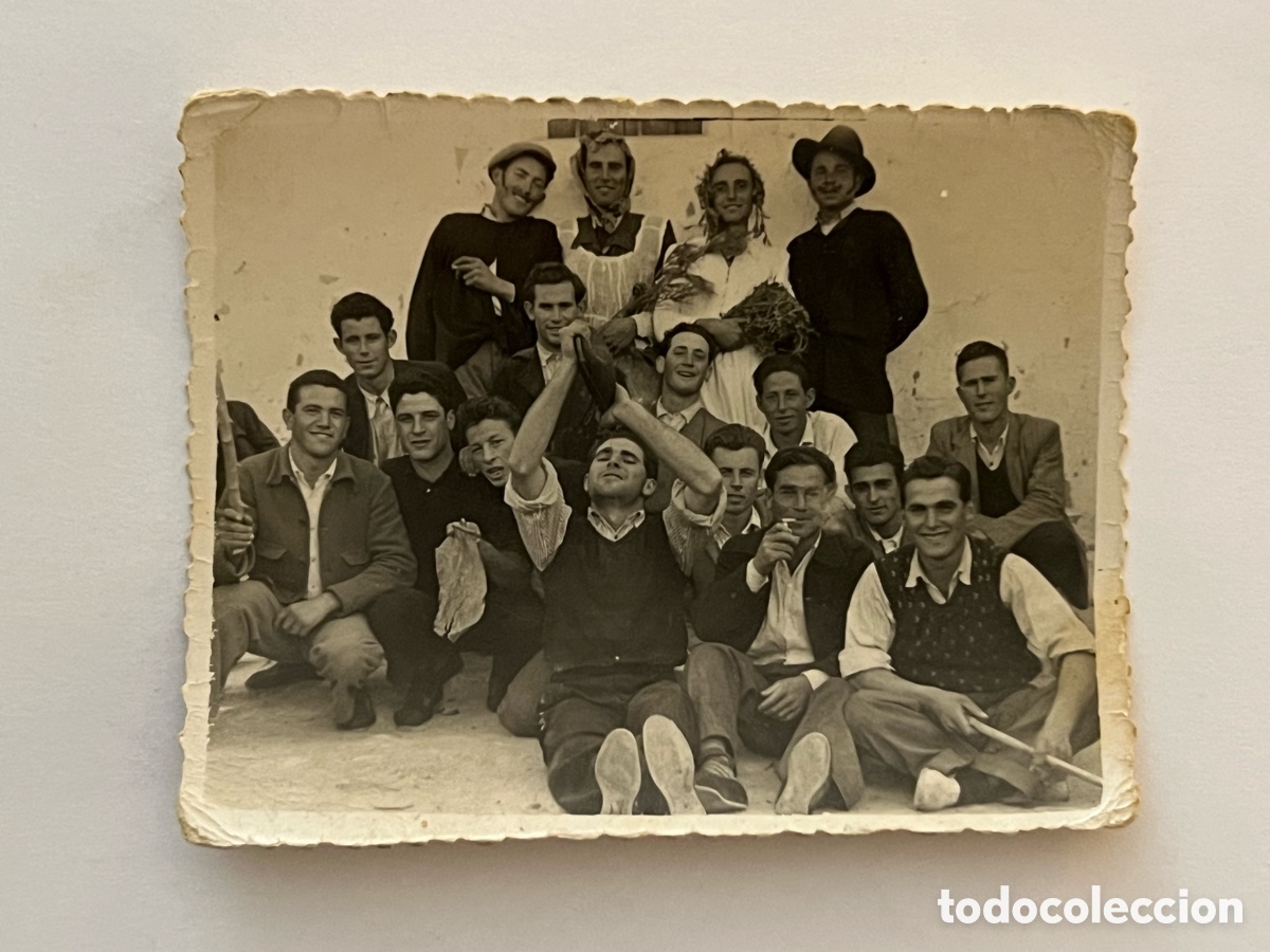 Fotograf&iacute;a antigua: MINUTEROS. EL CABA&Ntilde;AL.., Valencia. Grupo de j&oacute;venes un d&iacute;a de Carnaval.. (h.1945?) G. Ramos