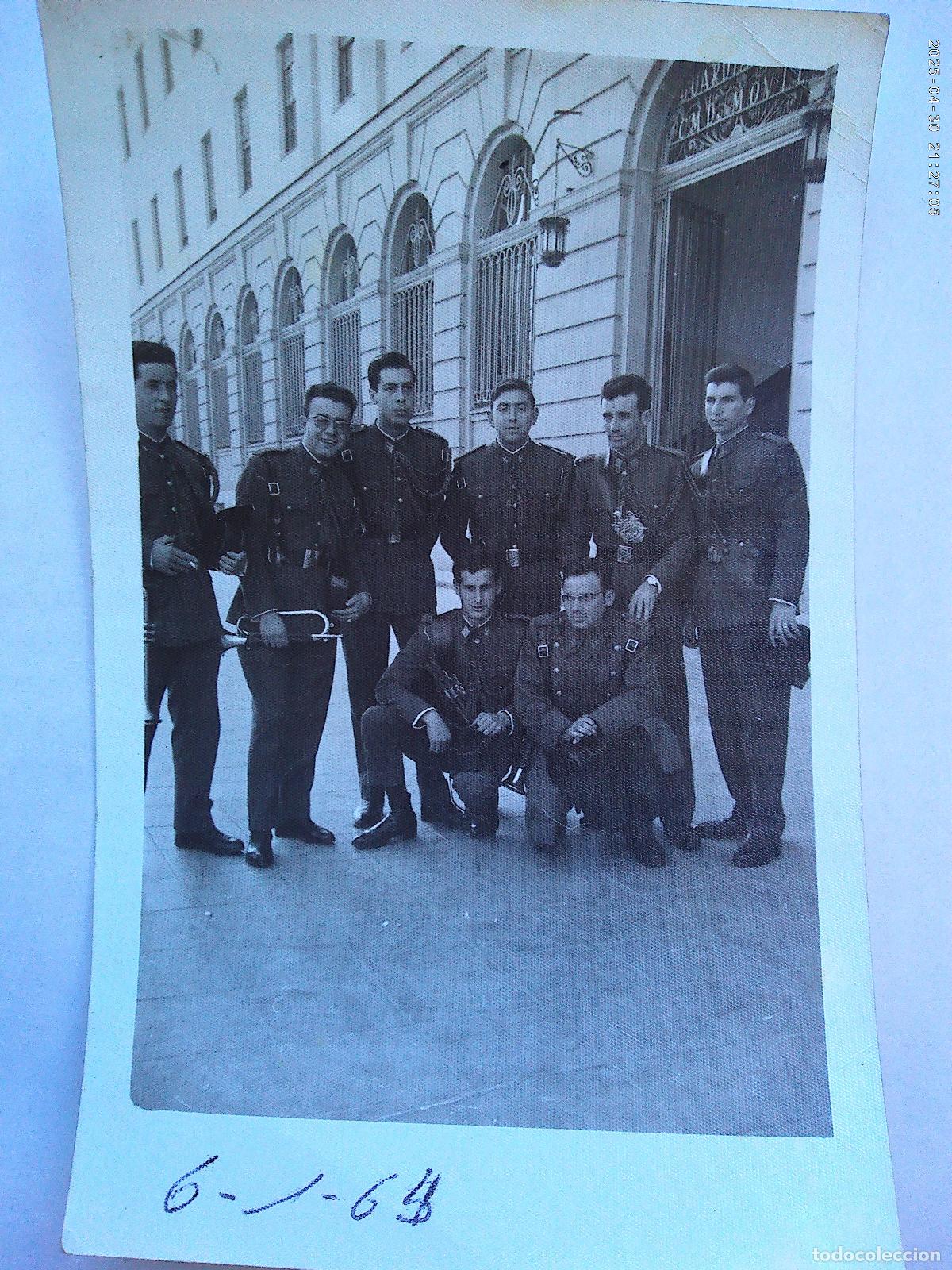 Fotograf&iacute;a antigua: GUARDIA CIVIL : FOTO DE MUSICOS DE LA BANDA DE CORNETAS Y TAMBORES DE LA G.C.. SEVILLA 1964
