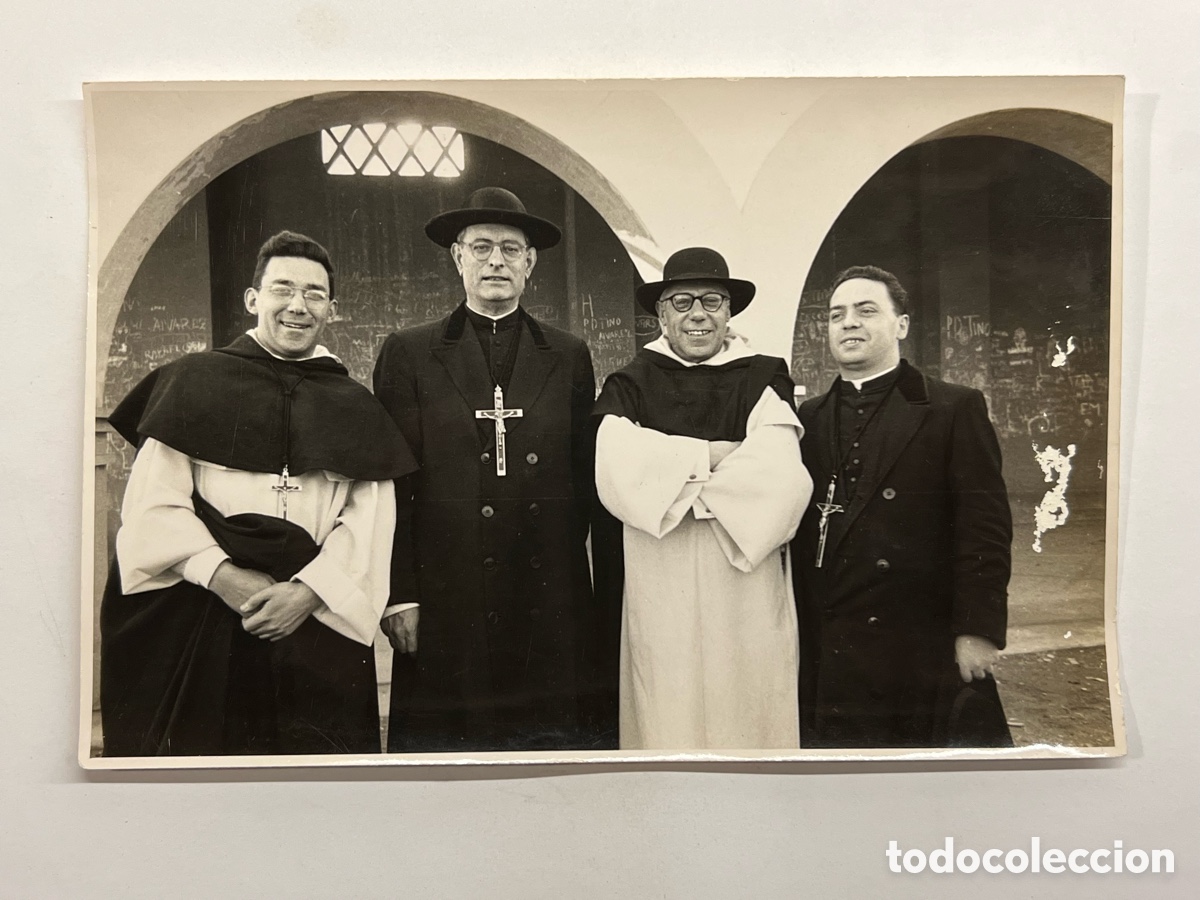 Alte Fotografie: DOMINICOS en Valencia.. Fotograf&iacute;a F. P&eacute;rez Aparisi.. (h.1950?) Med&iacute;das: 12 x 18 cm