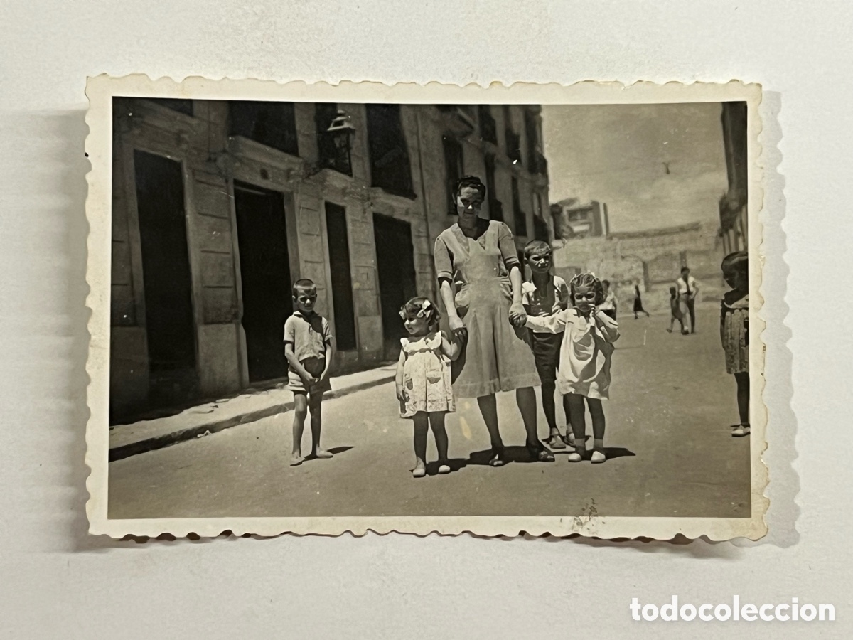 Fotograf&iacute;a antigua: VILLARES DEL SAZ. Mujer y ni&ntilde;os.. FRENTE DE JUVENTUDES. J&oacute;venes excursionistas (h.1960?)
