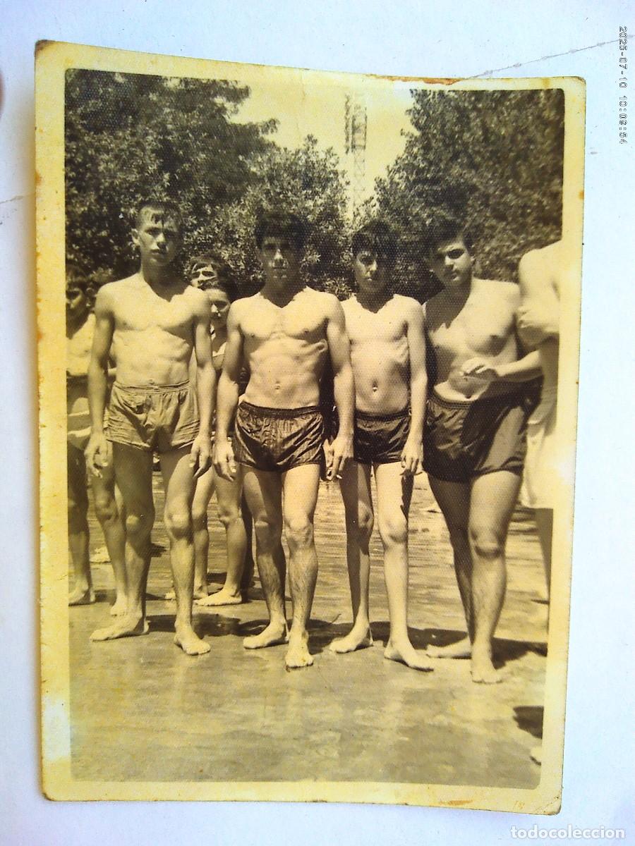 Fotograf&iacute;a antigua: FOTO DE JOVENES EN BA&Ntilde;ADOR EN LA PISCINA