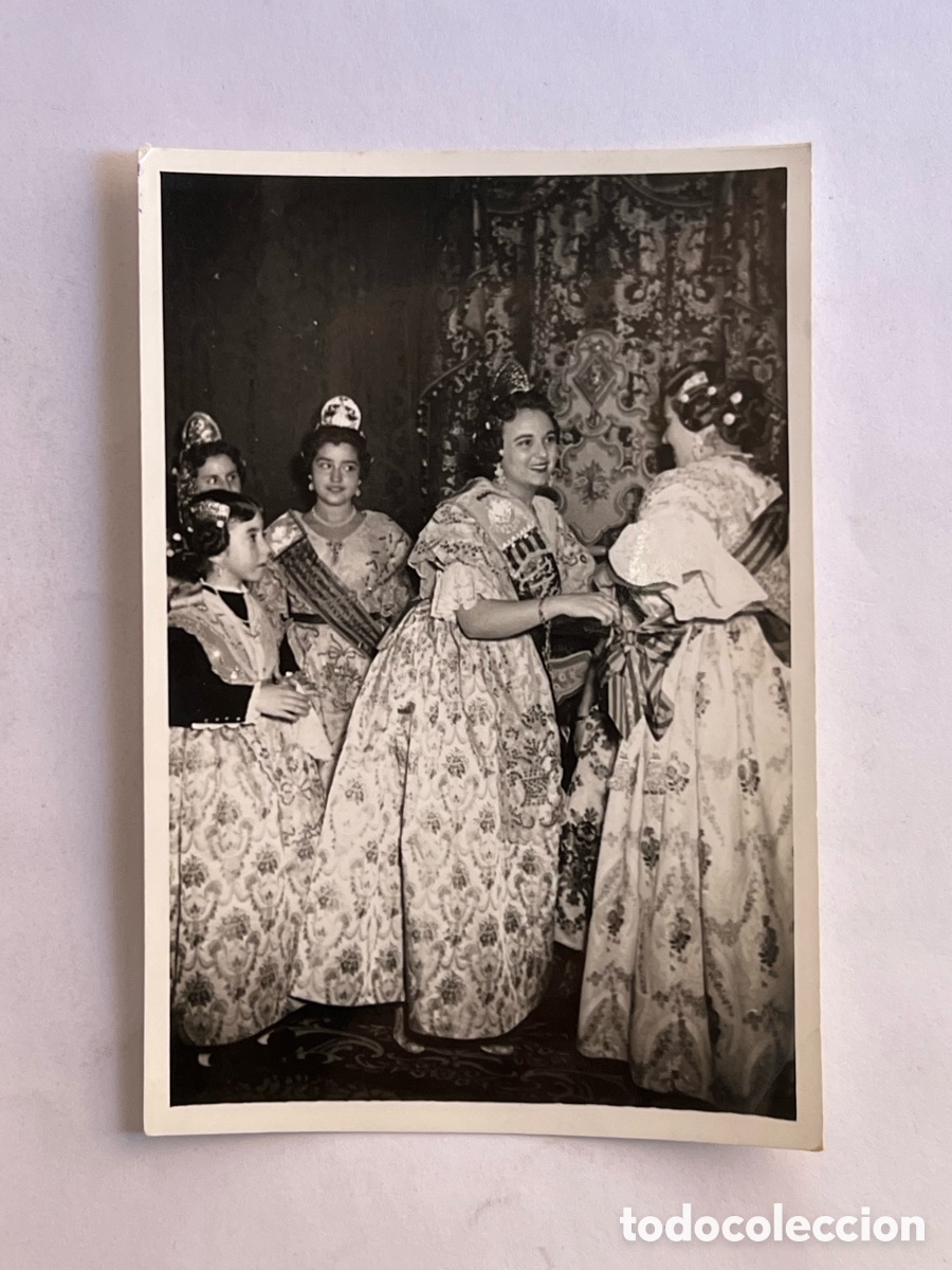 Fotograf&iacute;a antigua: FALLERAS Y FALLAS.. en el Teatro la Fallera Mayor y sus Damas de Honor&hellip; Reportajes Uniart (a.1956)