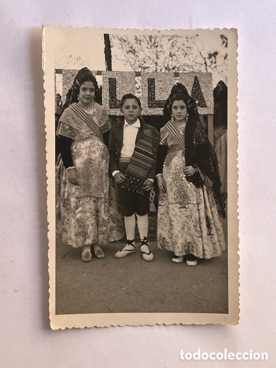 Fotograf&iacute;a antigua: FALLERAS Y FALLAS.. Los jovencitos de la Falla.., E. (h.1950?) E. Utrilla.., Medidas: 8,5 x 13,5 cm
