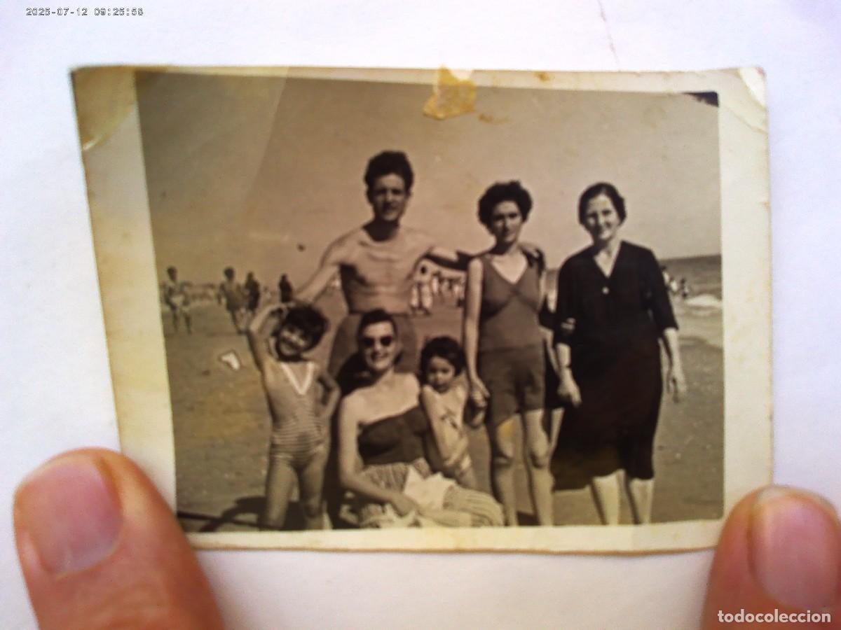 Fotograf&iacute;a antigua: FOTO DE GENTE EN BA&Ntilde;ADOR EN LA PLAYA