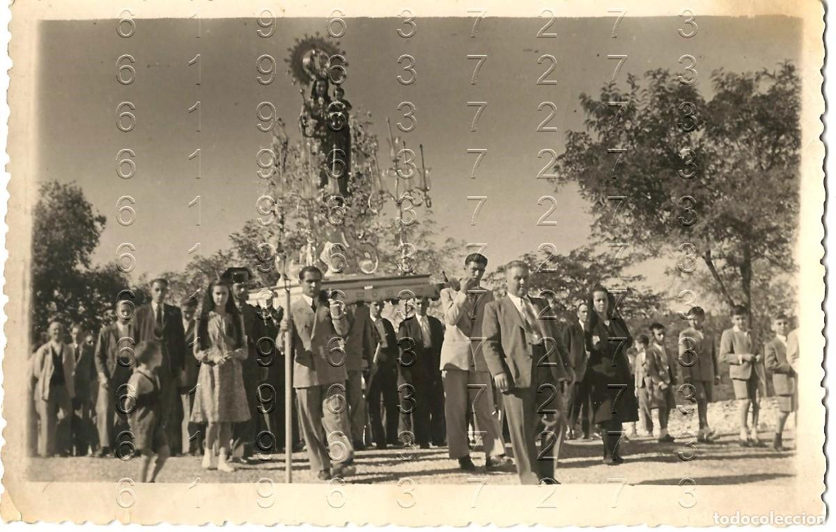 Fotograf&iacute;a antigua: FUENTES DE LEON BADAJOZ PROCESION A&Ntilde;OS 50 FOTOGRAFIA 13X8 M26
