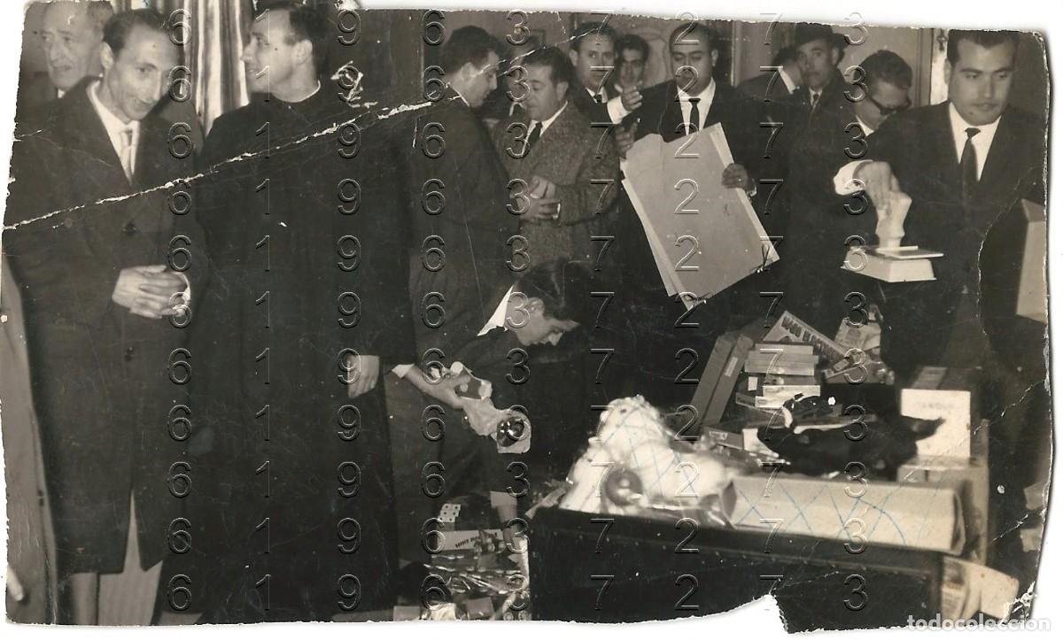 Photographie ancienne: SEVILLA COLECTA JUGUETES PARA LOS POBRES FOTOGRAFIA 13X7 M26