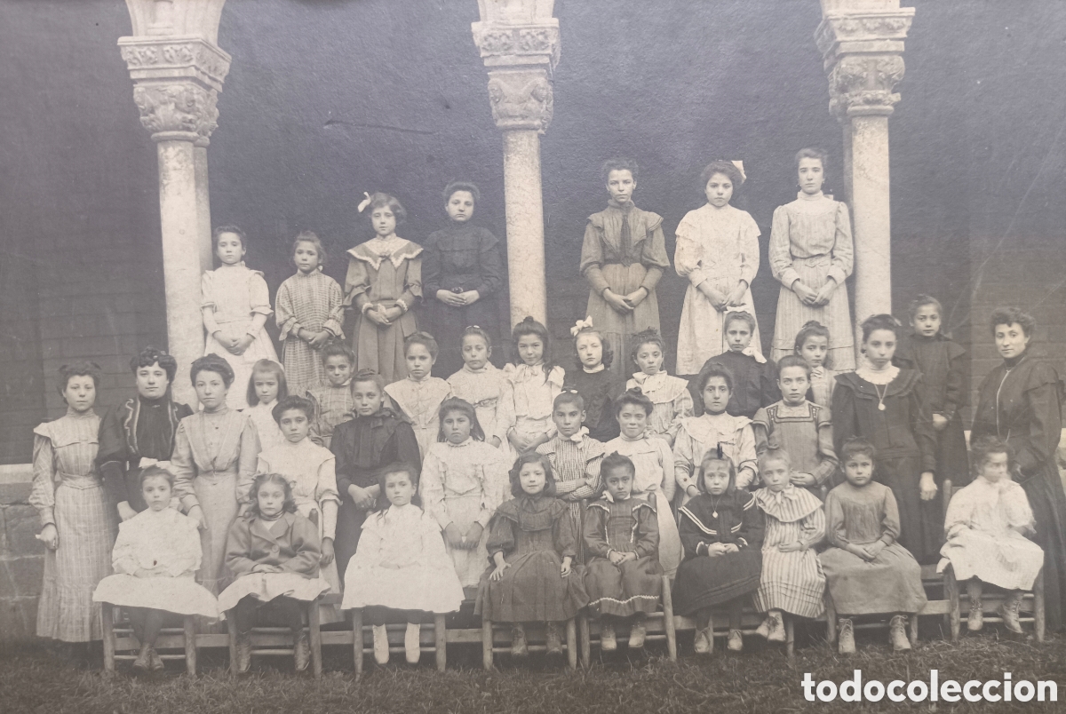 Fotografia antiga: FOTOGRAF&Iacute;A RETRATO RETRATO GRUPAL VISITA MONESTIR RIPOLL FOT&Oacute;GRAFO JES&Uacute;S MAURI MOIAN&Egrave;S C. 1910