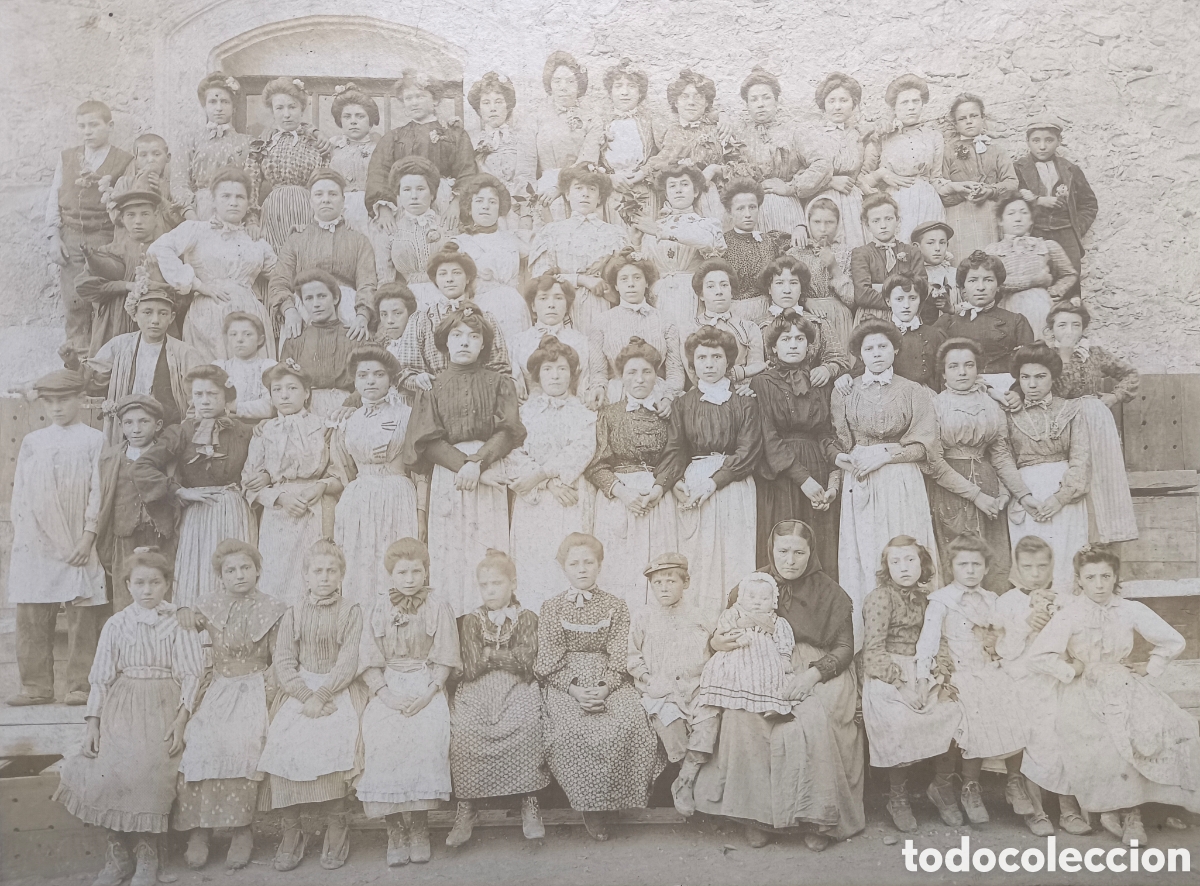 Fotografia antiga: RIPOLL FOTOGRAF&Iacute;A RETRATO GRUPAL COL&Ograve;NIA SANTA MARIA MOIAN&Egrave;S C. 1910