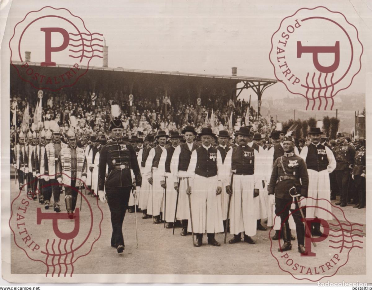Fotograf&iacute;a antigua: HONGARIE HONGARIJE BUDAPEST COMBATTANTS GRAND GUERRE AUSTRICHE 24*18CM SEE UPPER RIGHT CORNER