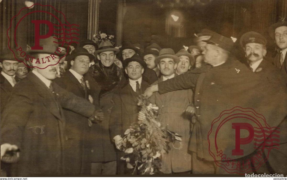Fotograf&iacute;a antigua: carpentier a son arrivee gare nord Georges Carpentier V Joe Beckett 1919 crack see scan 15 *9C