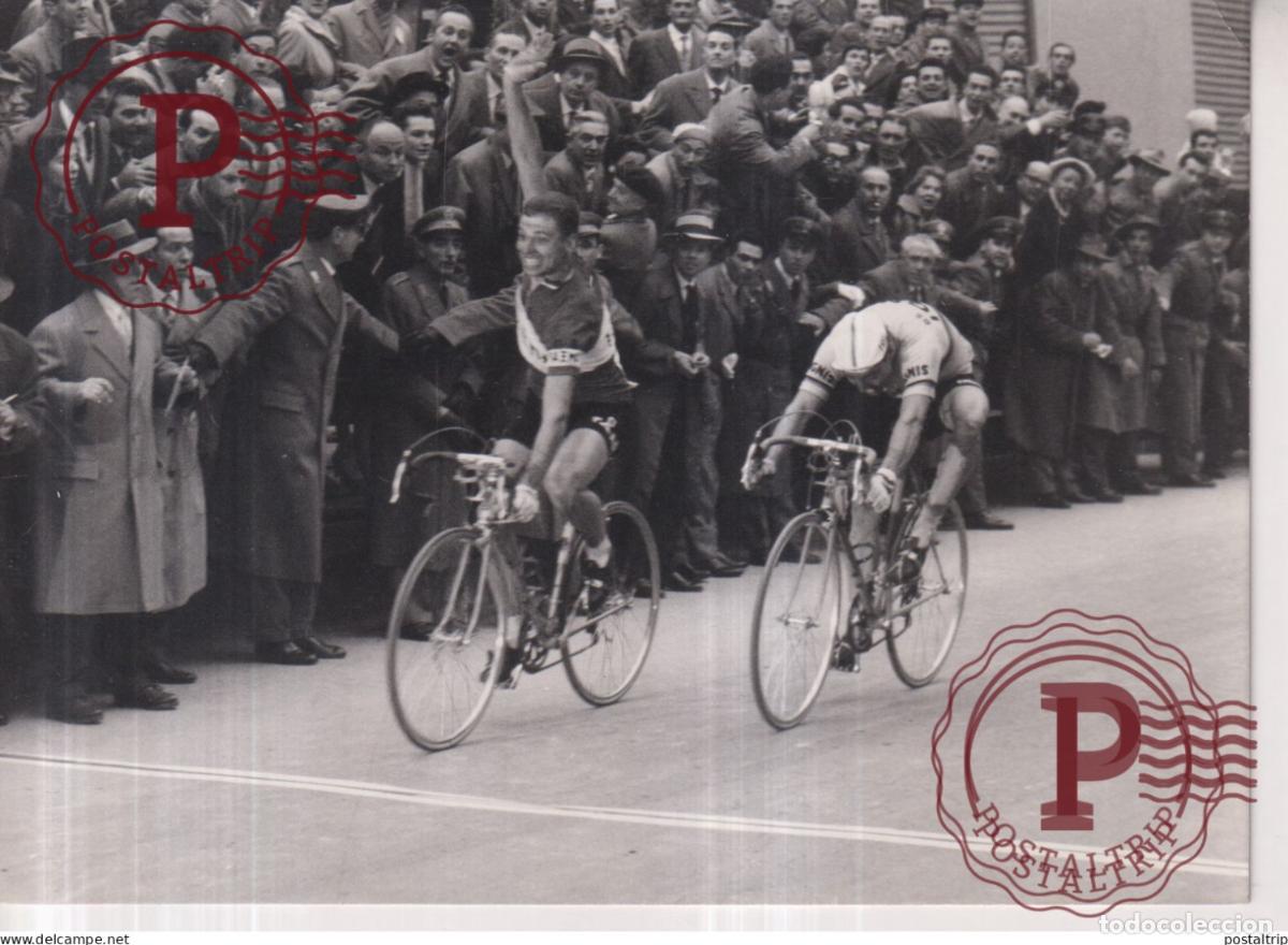 Fotograf&iacute;a antigua: 1958 milano san remo belga van looy espa&ntilde;ol poblet 18*13CM BICI CYCLING CYCLISMO CYCLISTE