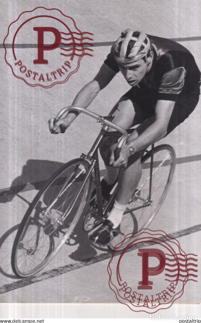 Fotograf&iacute;a antigua: RECORD SUISSE 20 KM LAUSANNE VELODROME DE LA PONTAISE JEAN DENIER 1956 18*12CM BICI CYCLING CYCLI