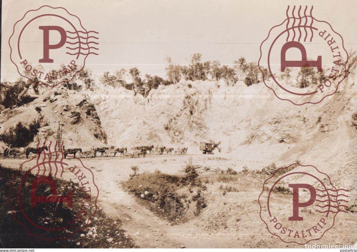 Fotografia antiga: GYPSUM QUARRY AT CHETICAMP RICHMOND COUNTY NOVA SCOTIA 24*17CM