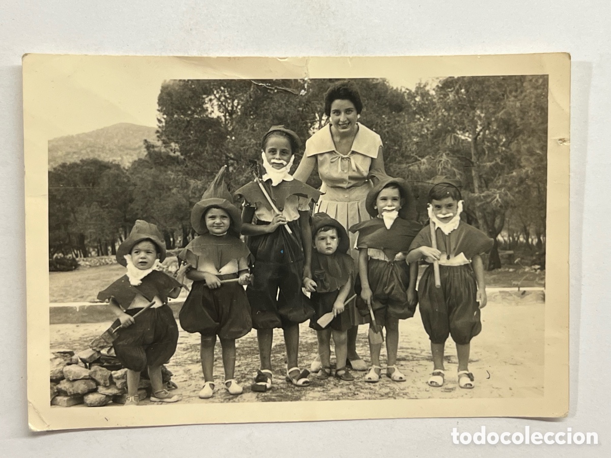 Fotograf&iacute;a antigua: NI&Ntilde;OS.. Los Seis Enanitos y Blancanieves.. hermosa fotograf&iacute;a antigua&hellip; Fotograf&iacute;a antigua (h.1960?)