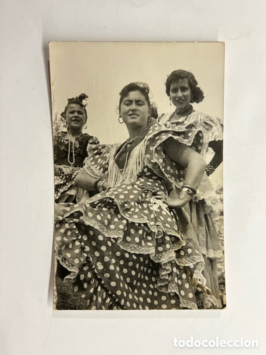 Fotograf&iacute;a antigua: BAZA.. Granada. Grupo de flamencas con traje de lunares&hellip; an&oacute;nimo (h.1960?) Medidas: 14 x 9 cm