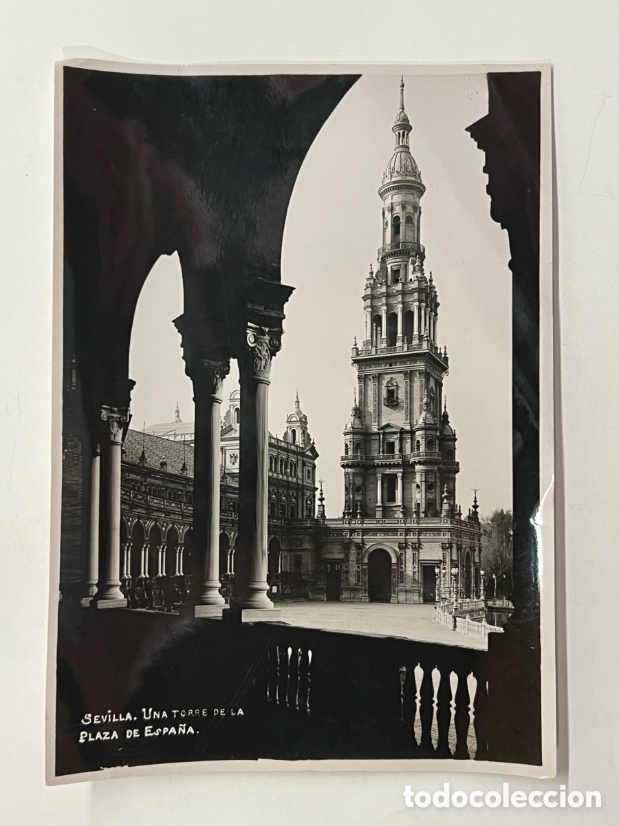 Fotograf&iacute;a antigua: SEVILLA. UNA TORRE DE LA PLAZA DE ESPA&Ntilde;A.