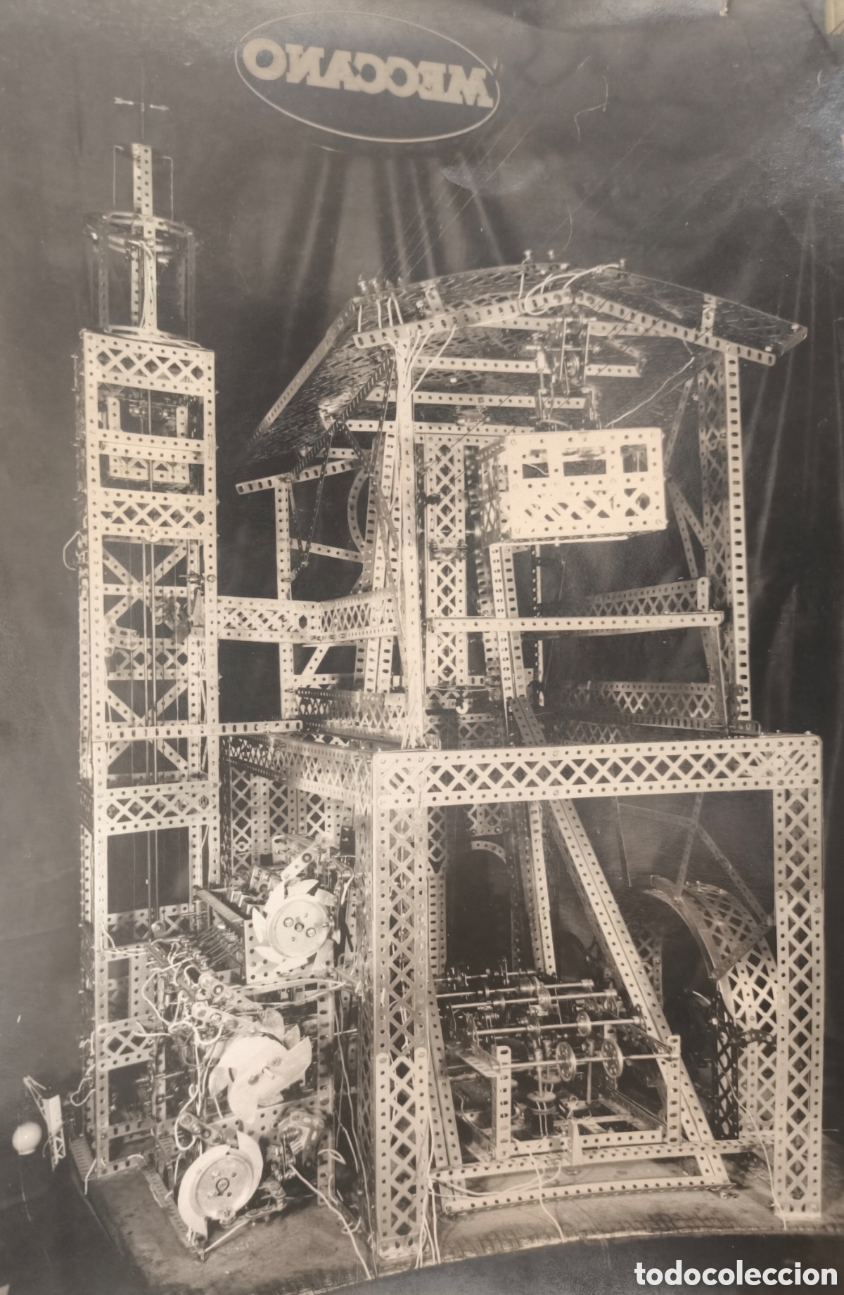 Fotografia antiga: MECCANO JUGUETE CONSTRUCCI&Oacute;N TORRE FOTOGRAF&Iacute;A C. 1955