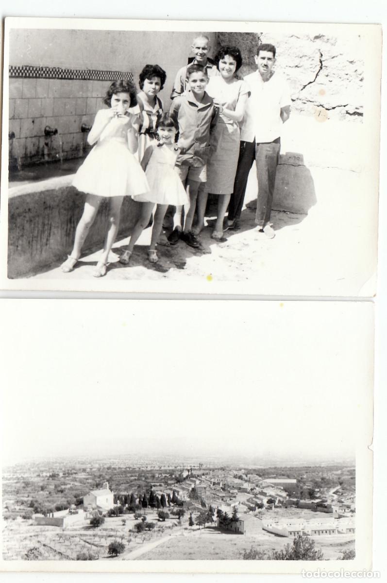 Fotograf&iacute;a antigua: 2 fotos. Vista desde la monta&ntilde;a. Ermita y pueblo. Veraneantes en la fuente. A&ntilde;os 50-60 pc