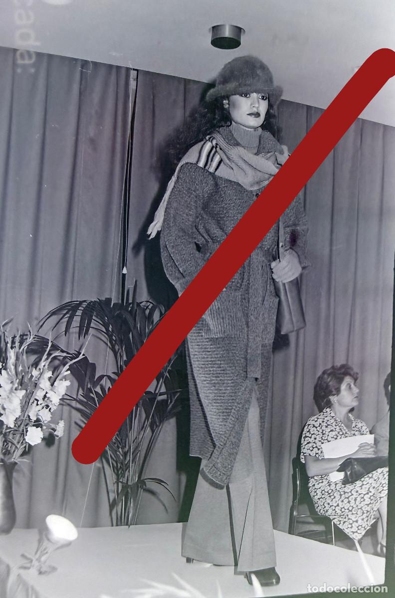 Fotograf&iacute;a antigua: Pase de Moda A&ntilde;os 70 Madrid - Negativo de Celuloide - Fotograf&iacute;a Antigua