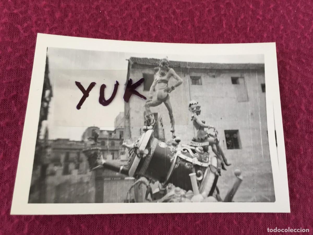 Fotograf&iacute;a antigua: FOTO FOTOGRAFIA DETALLE DE LA PLAZA DE LA PLAZA del pilar DE 1976 - FALLAS VALENCIA
