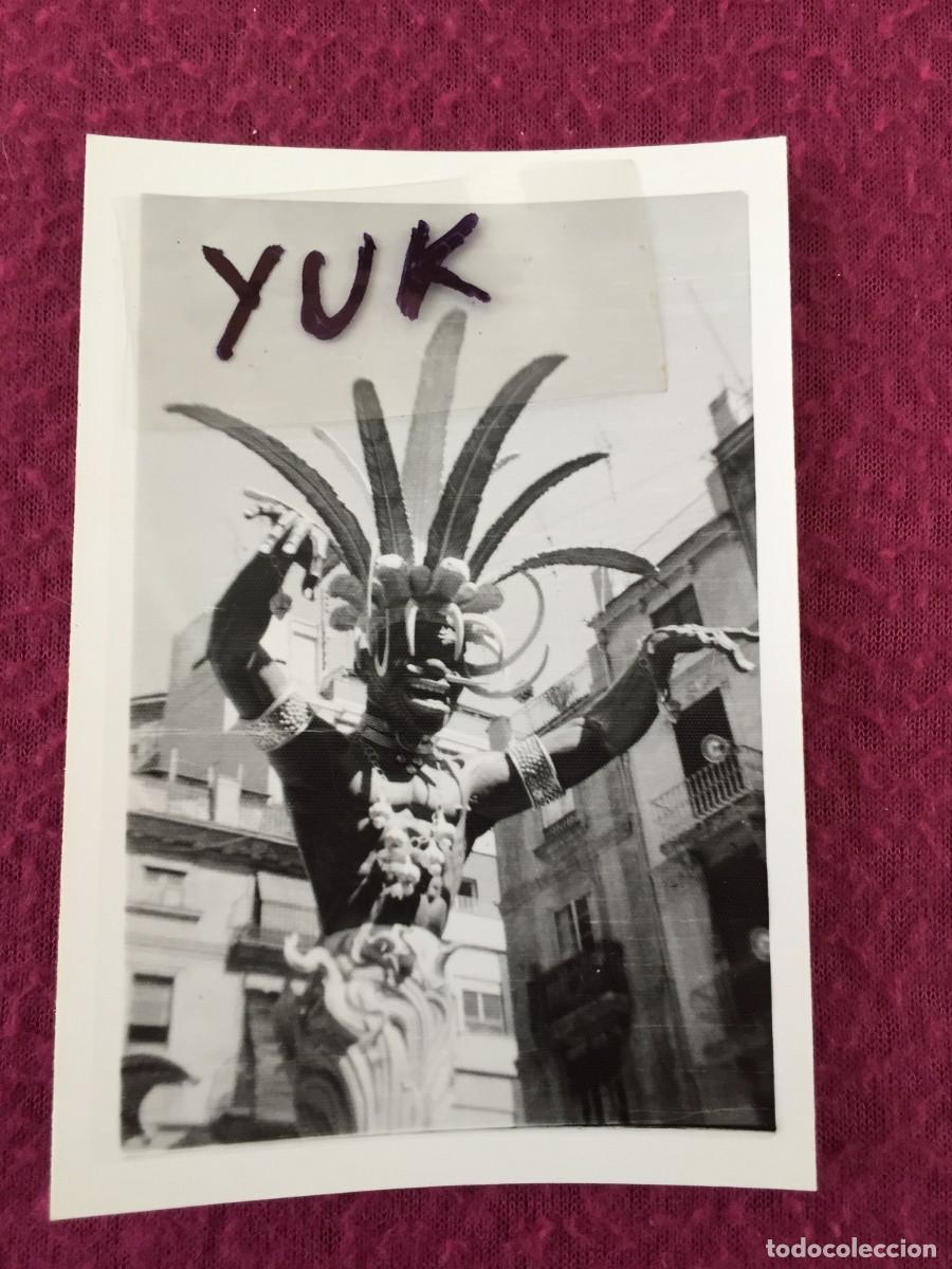 Fotograf&iacute;a antigua: FOTO FOTOGRAFIA DETALLE DE LA PLAZA DE LA MERCED DE 1976 - FALLAS VALENCIA