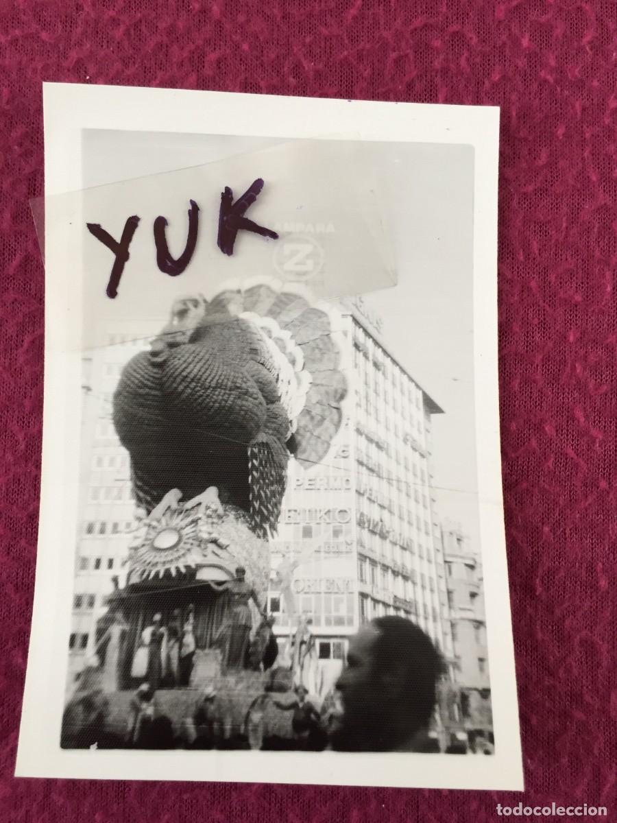 Fotograf&iacute;a antigua: FOTO DE LA FALLA PLAZA DEL CAUDILLO - AYUNTAMIENTO - 1976 - LA VANIDAD - FALLAS DE VALENCIA
