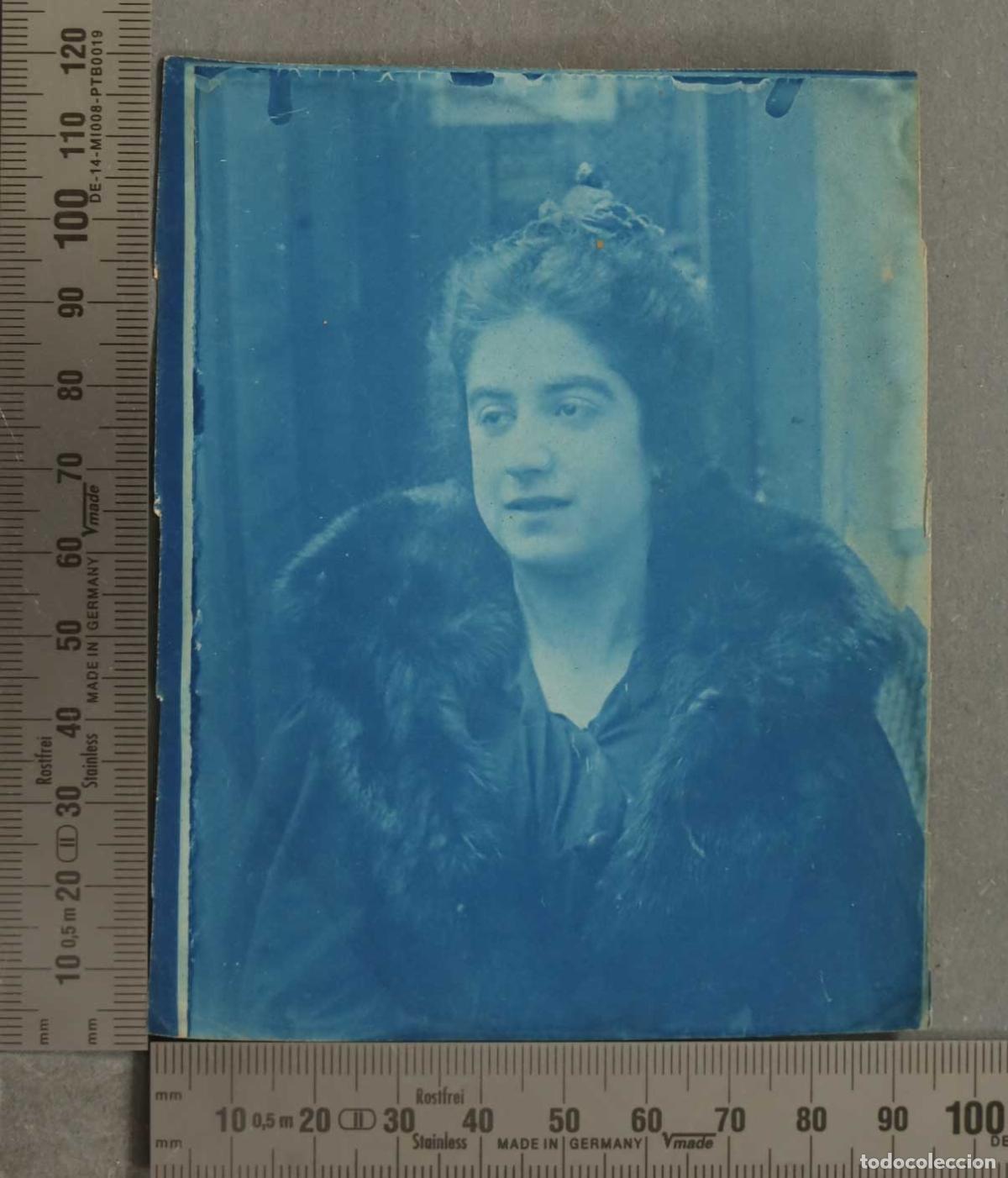 Fotograf&iacute;a antigua: FOTOGRAFIA. CIANOTIPIA. RETRATO DE MUJER. HACIA 1890.
