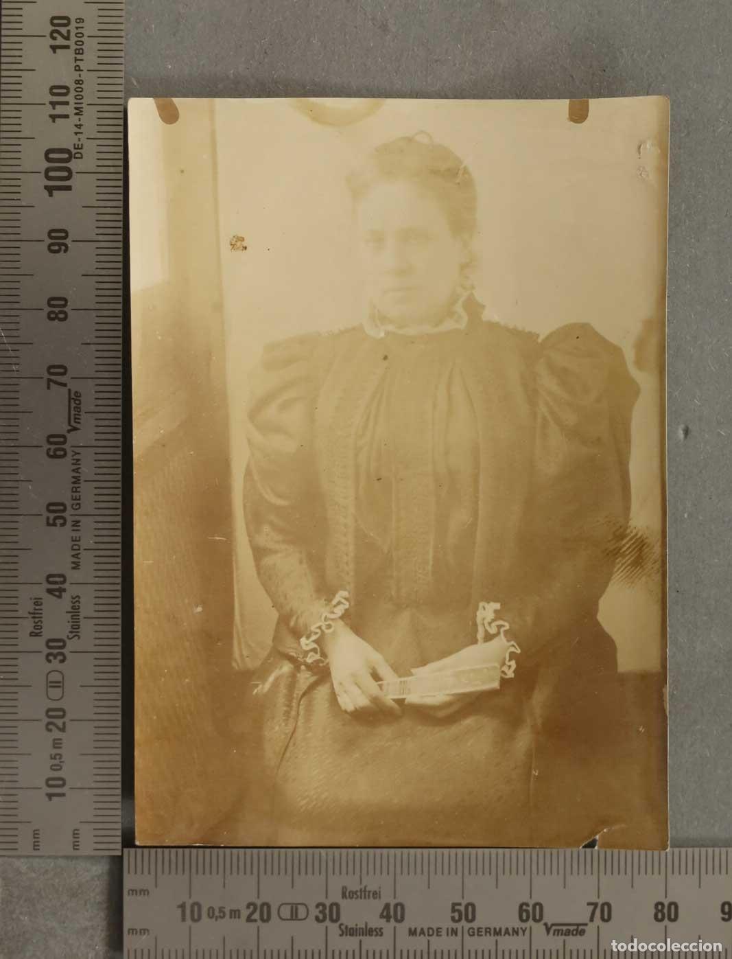 Fotograf&iacute;a antigua: FOTOGRAFIA. RETRATO DE SE&Ntilde;ORA CON ABANICO. HACIA 1890