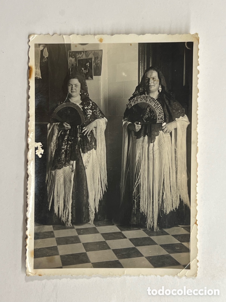 Fotograf&iacute;a antigua: VALENCIA, En la Barraca.. Guapas Valencianas Mant&oacute;n, Mantilla y Palmito.. el buen arte de abanicarse