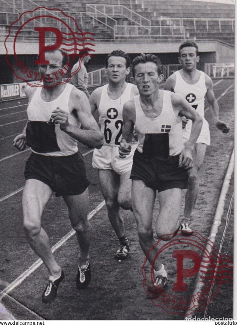Fotografia antica: ATHLETISME A LAUSANNE SUISSE DANEMARK TOERGERSEN DANOIS SUISSE GLAUSER LAURIDSEN VONWILLER 17*12CM