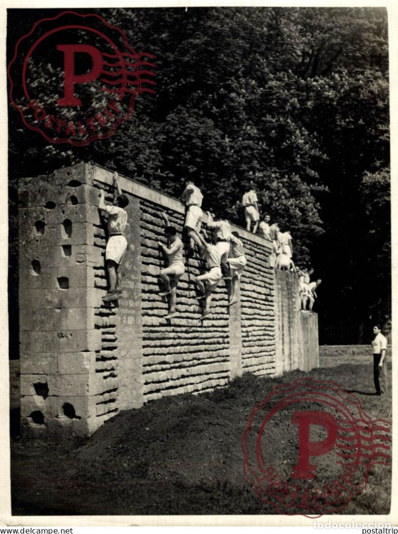 Fotografia antica: escalade du mur 18*13CM