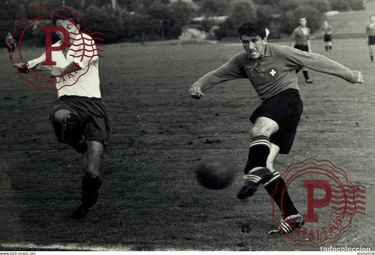 Fotografia antiga: ENTRAINEMENT SELECTION SUISSE A MACOLIN REGAMEY JAEGER GRASSH 18*13CM VOETBAL SOCCER FOOTBALL