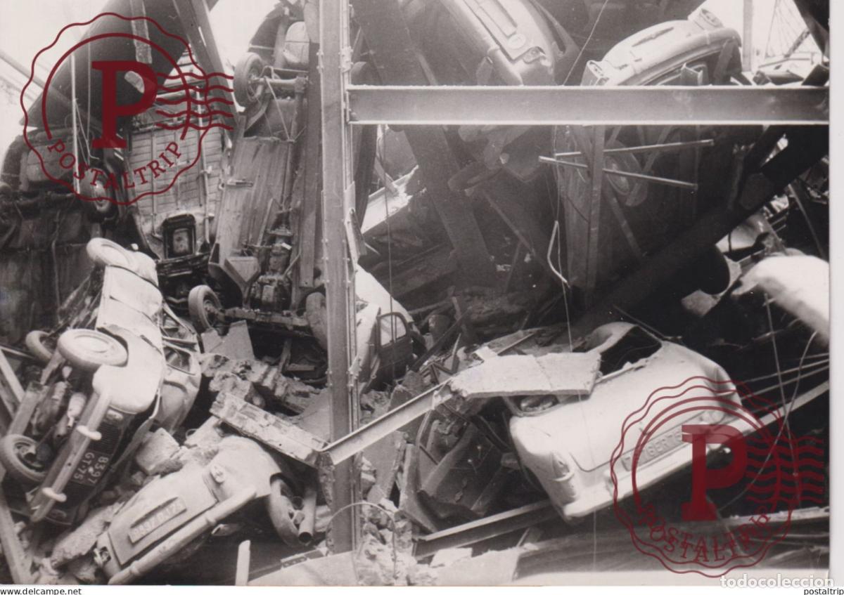 Fotografia antiga: GARAGE PARIS EXPLODE 18*13CM