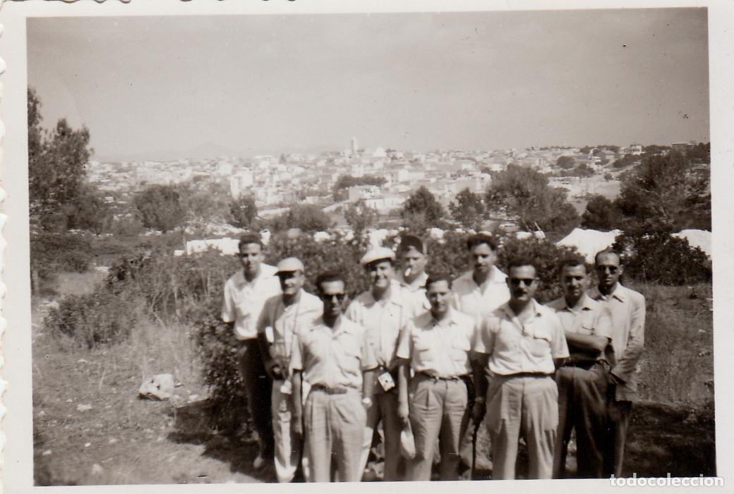 Fotograf&iacute;a antigua: Caballeros. Vista de Valldemossa, Mallorca?. A&ntilde;os 50 pc