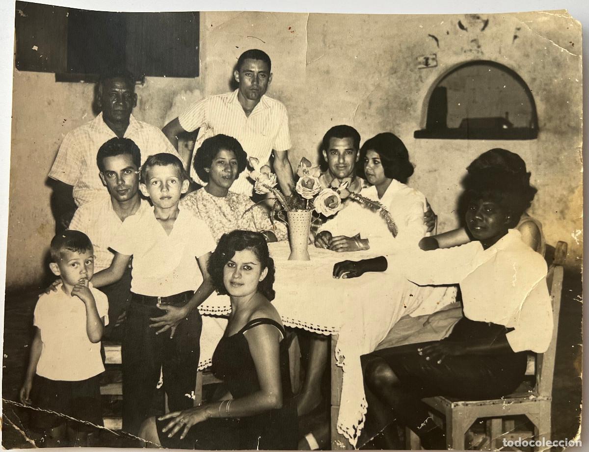 Fotograf&iacute;a antigua: Foto Tomada El Che Guevara ,Visita al Colectivo de La Textilera Septiembre de 1962