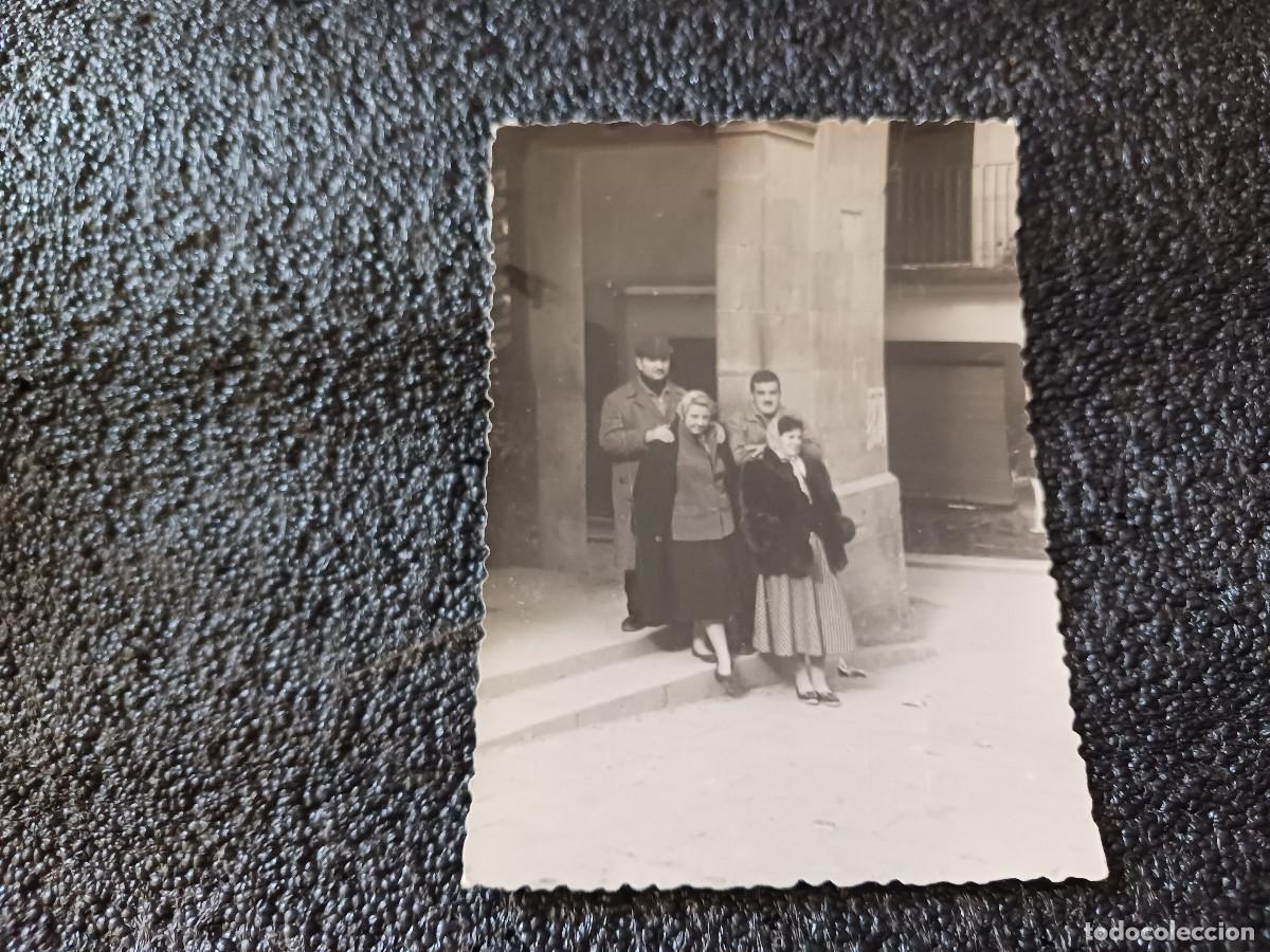 Fotograf&iacute;a antigua: antigua fotografia parejas en solsona 1958