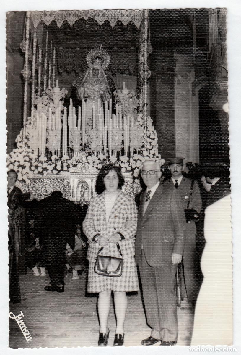 Fotograf&iacute;a antigua: Semana Santa de C&aacute;diz. Procesi&oacute;n. La Dolorosa. Fot&oacute;grafo Juman. Abril 1976.