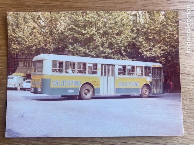 Fotograf&iacute;a antigua: Valdespino. 1976. Fotografia Autobus Barcelona. 12.5 x 9 cm.