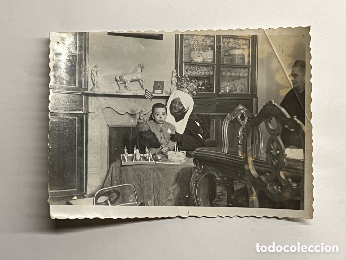 Fotografia antica: LOS REYES MAGOS DE ORIENTE.. fotograf&iacute;a feliz con su Reina Maga. Fotograf&iacute;a antigua (h.1950?)