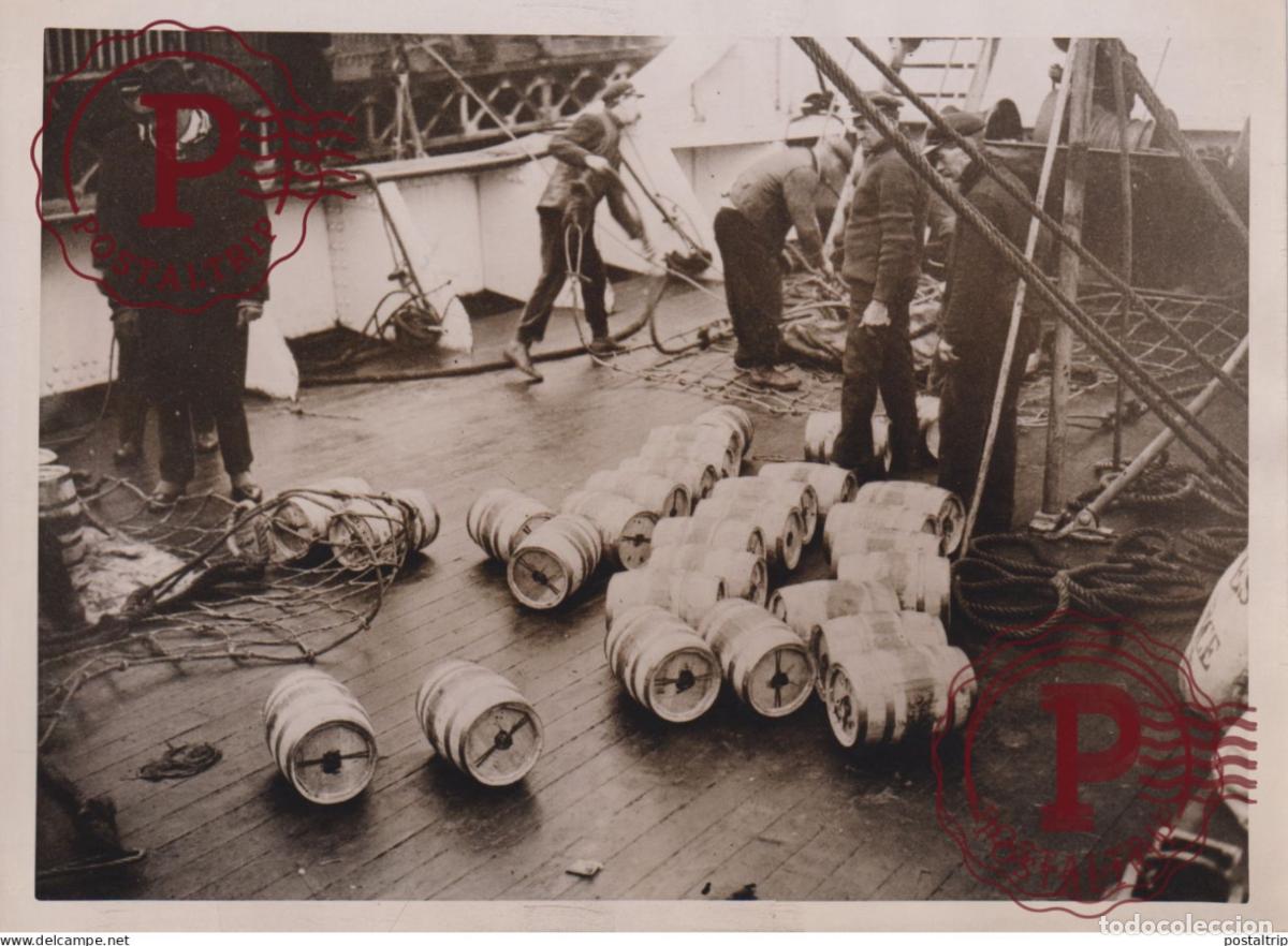 Fotografia antica: CHERBOURG ARRIVAGES D OR GOLD BANQUES PARISIENNES PAQUEBOT 18*13CM MINE MINERS MINING MINES MINA