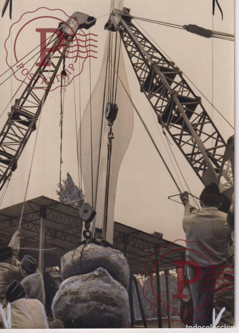 Fotografia antica: FRANCE. PARIS. FOIRE. FERIA, GRUA. GRUE. CRANE. +-18X13CM