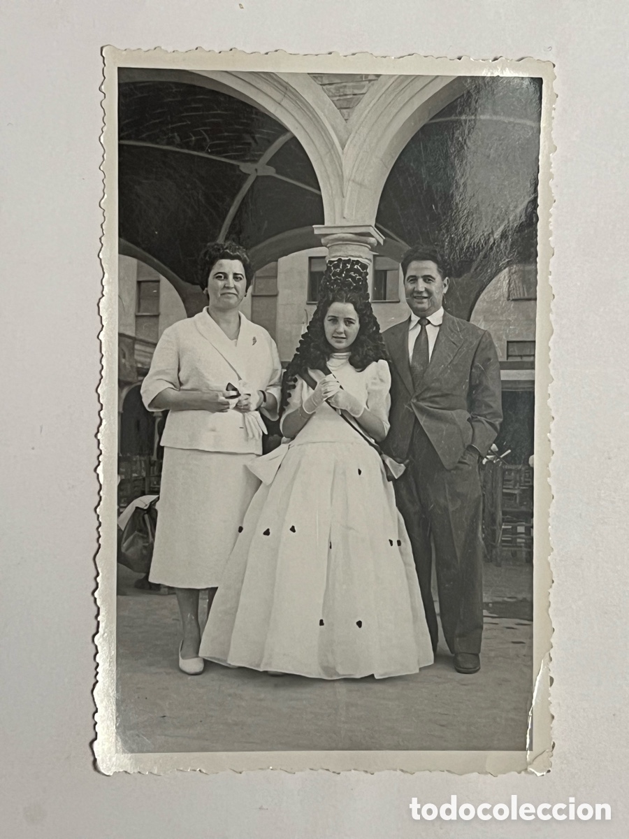 Fotografia antiga: LUIS VIDAL, Reportero fotogr&aacute;fico Valencia.. Festival fin de curso de la ni&ntilde;a&hellip; Fotograf&iacute;a familiar