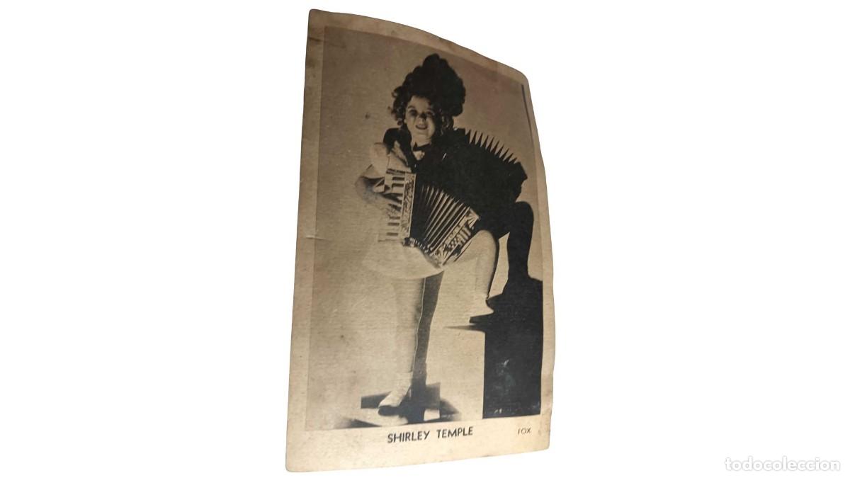 Fotografia antica: FOTOGRAF&Iacute;A PROMOCIONAL ANTIGUA DE SHIRLEY TEMPLE CON ACORDE&Oacute;N - FOX FILM CORPORATION - A&Ntilde;OS 30