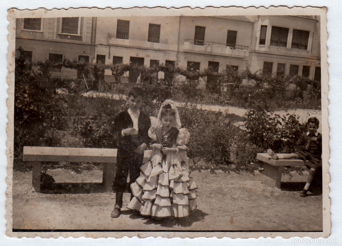 Fotograf&iacute;a antigua: Ni&ntilde;os posando Moros y Cristianos Comparsa Contrabandistas. Elda, Alicante A&ntilde;os 50 rc