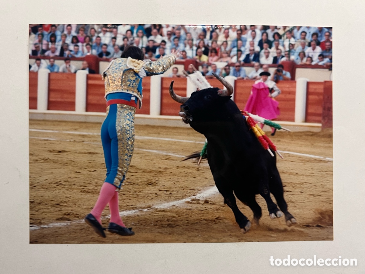 Antique Photography: TOROS. Torero EL JULI.. Banderillas&hellip; (a.2000) Medidas: 12,5 x 18 cm.,