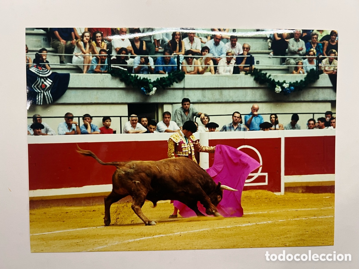 Fotograf&iacute;a antigua: TOROS. Torero JOS&Eacute; TOM&Aacute;S. Derechazo &hellip; (a.2000) Medidas: 15 x 21,5 cm.,