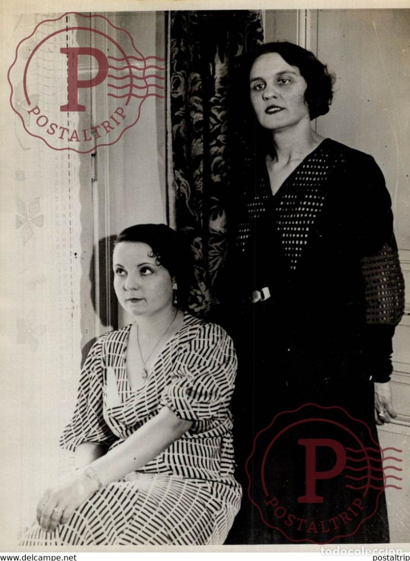 Fotografia antica: MADAMES CODOS Y ROSSI ATTENDENT NOUVELLLES RAID DE LEURS MARI 18*13CM Photo Meurisse Paris collectio