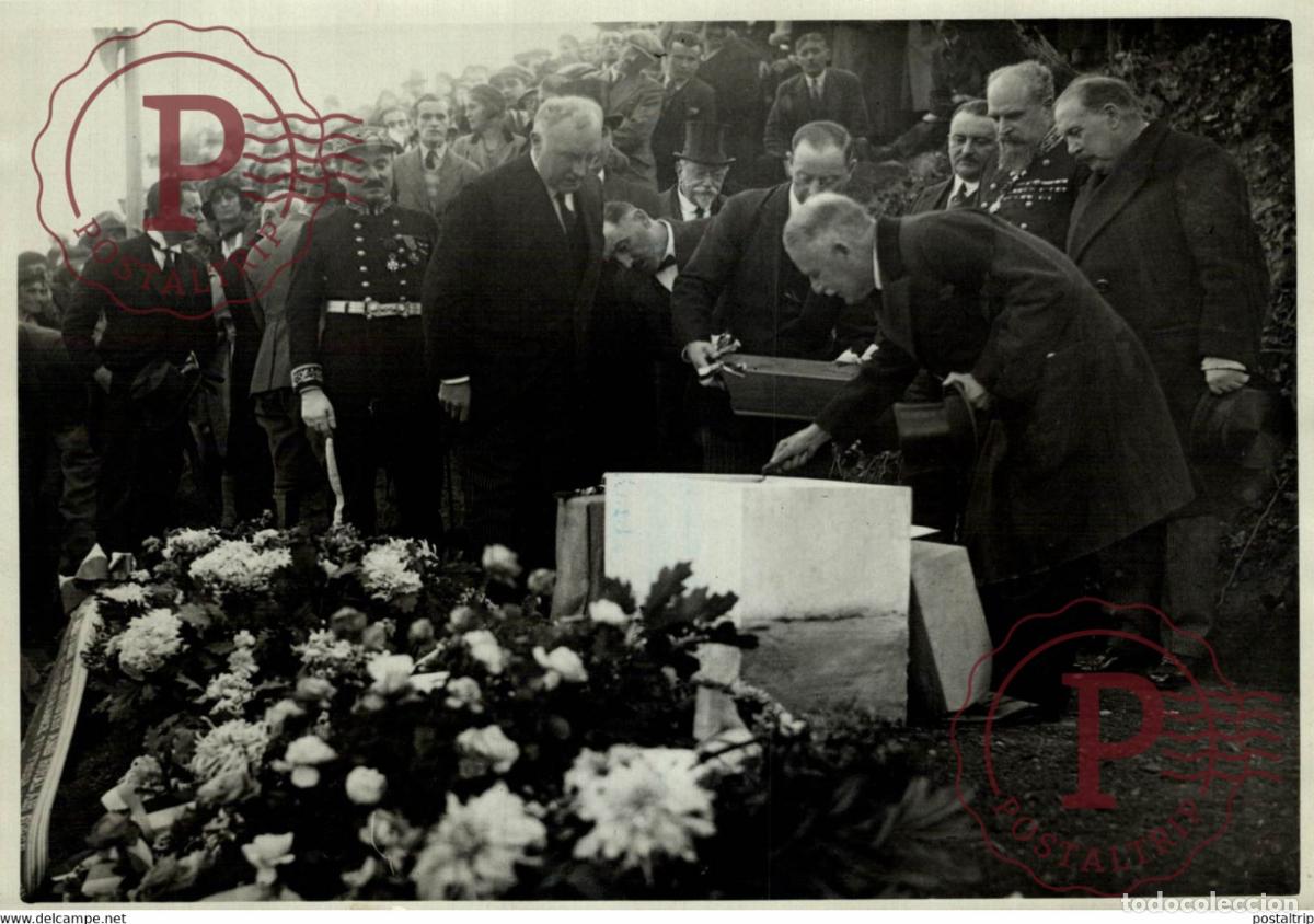 Fotograf&iacute;a antigua: Allone catastrophe dirigeable POSE DE LA PIERRE DU MONUMENT AUX VICTIMES 18*13CM Photo Meurisse Pari