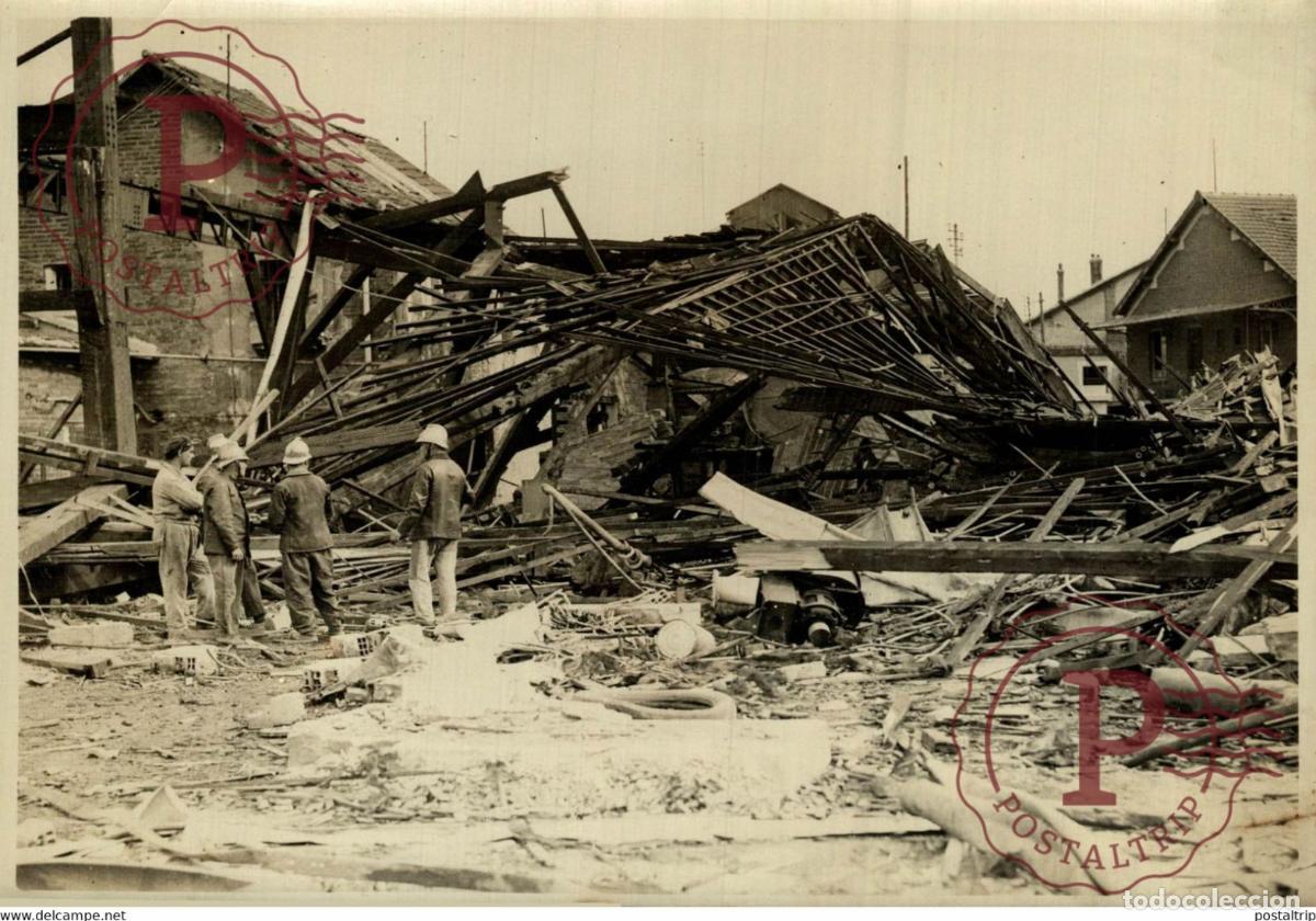 Fotografia antica: BEZONS EXPLOSION USINE PRODUITS CHIMIQUES POMPIERS FIREMEN Val dOise 18*13CM Photo Meurisse Paris